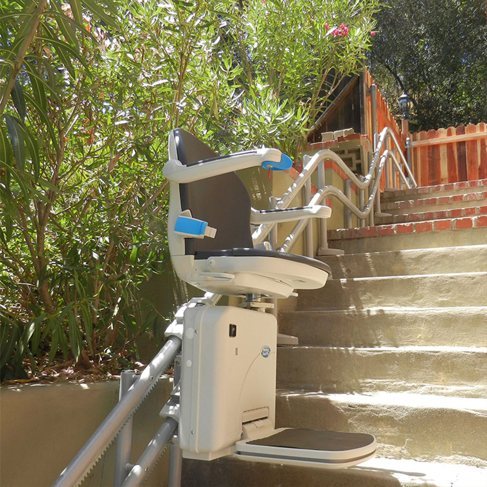Outdoor Stairlift Handicare 2000